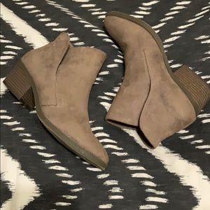 Madden Girl booties, Sz 8.